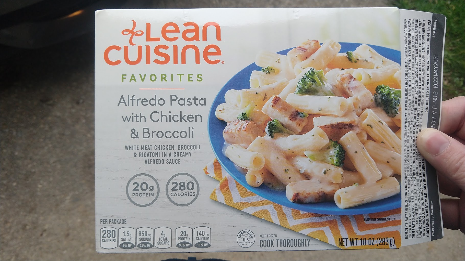 Lean Cuisine Alfredo Pasta with Chicken & Broccoli front